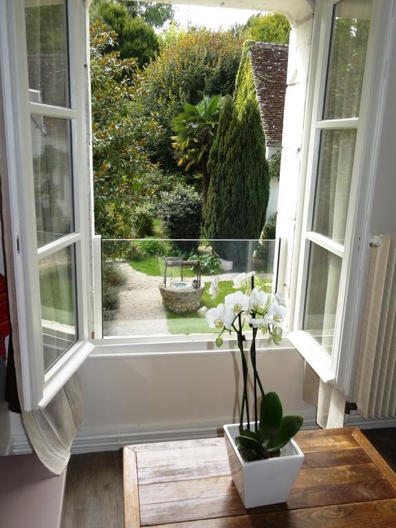 Jardin De Canaan Saint-Julien-de-Chedon Room photo
